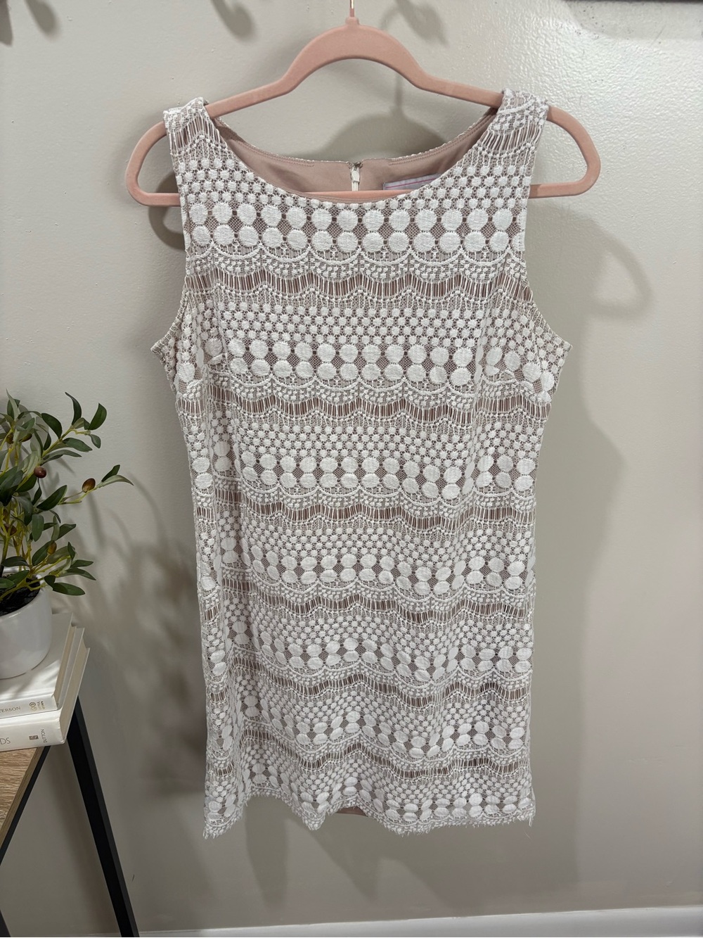 Jessica H White Lace Overlay Shift Dress Size 12 Blush Nude Lined Sleeveless